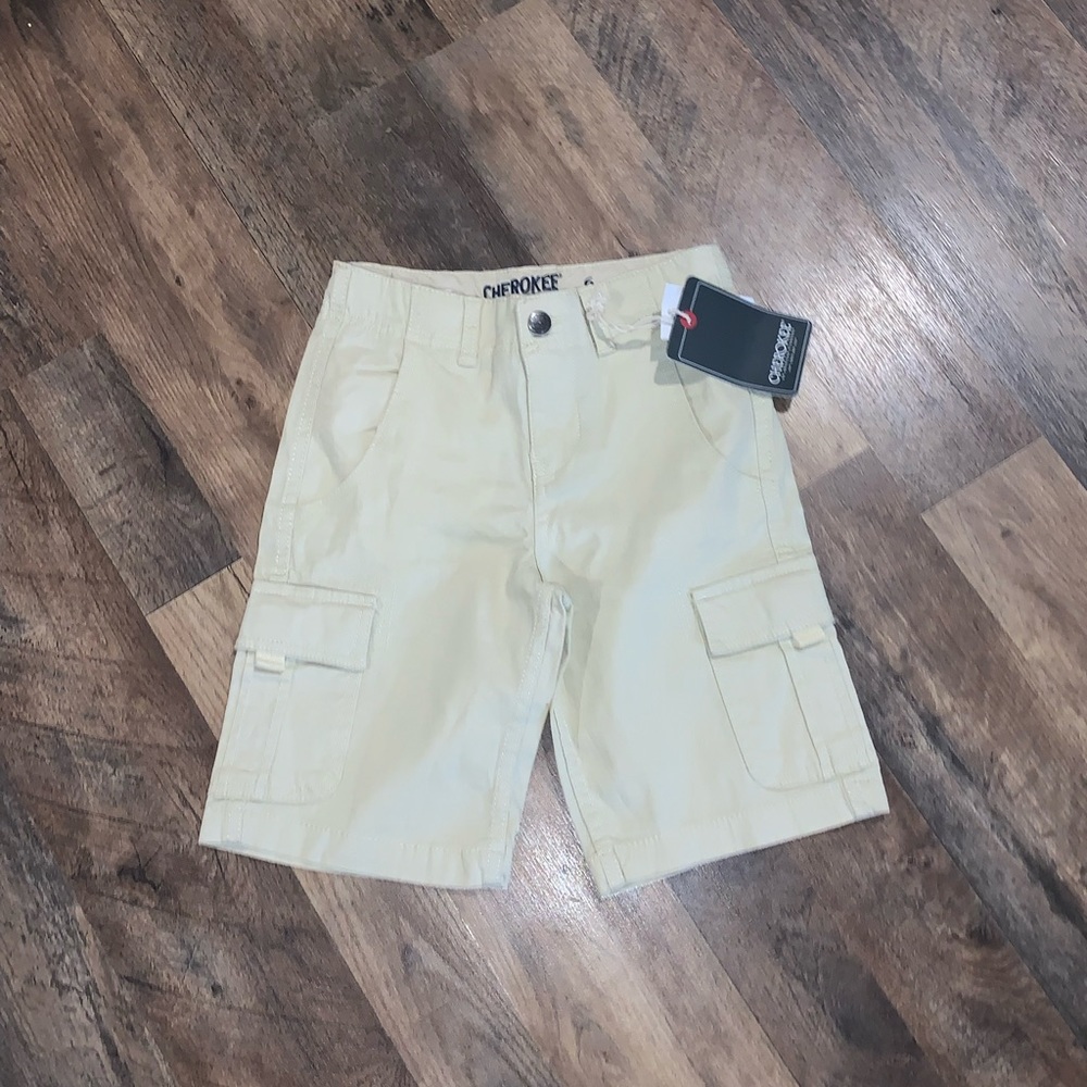 Cherokee Heritage Khaki shorts size 6